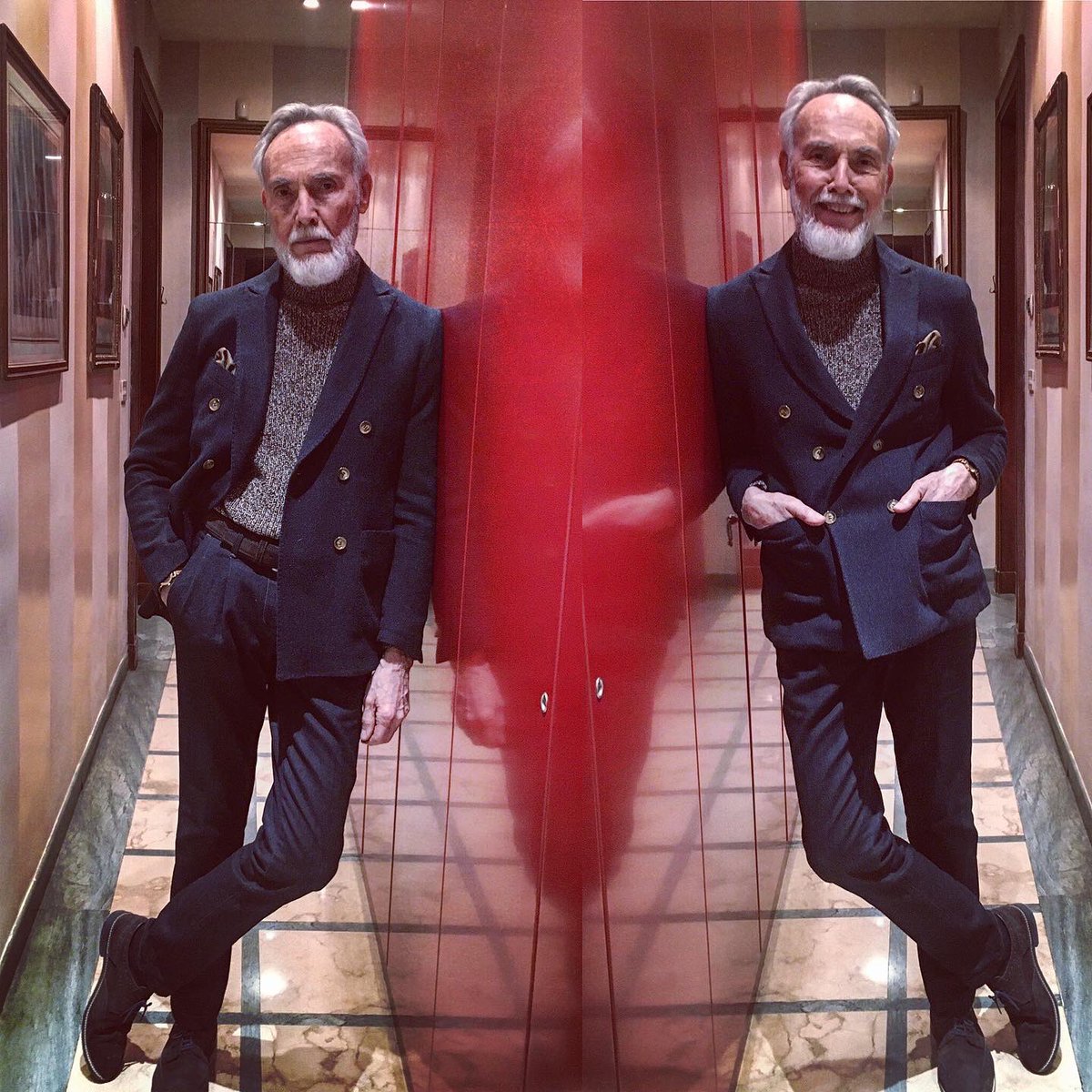 archi_mz's tweet photo. Miei cari coetanei, stanchi della vostra giacca DB di tweed blu? Perchè non provare con dei bottoni di corno? Poi aggiungete un collo alto di lana melange nei toni del marrone, dei jeans con le pinces e delle scarpe con lacci e suole blu. Et voilà il gioco è fatto #ilgiocoèfatto https://t.co/aCNWmiHPFV