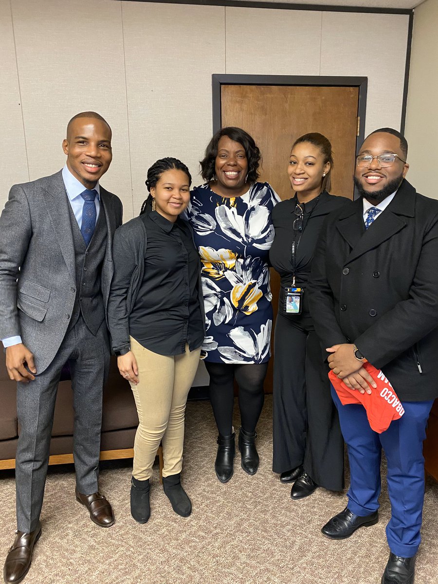 jlcuthbertson's tweet photo. Thank you @AssemblyLWalker for meeting with @NYCSmokeFree + @SFCAdmissions health advocates yesterday during Legislative Education Day in Albany. Here’s to a smoke-free 2020! 🎉 https://t.co/VTJLb6HPj2