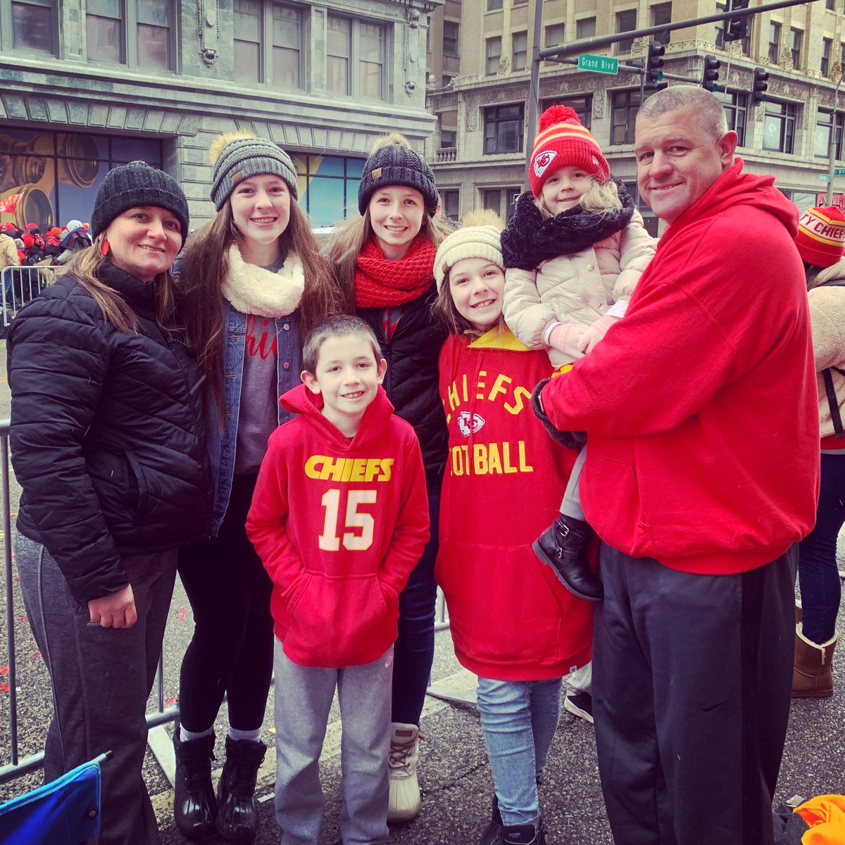meganmccamy's tweet photo. Super Bowl Champs Parade ❤️🏈 #ChiefsKingdom #SuperBowlLIV #HowBoutThoseChiefs #RedSnowDay #TheColdNeverBotheredUsAnyway 🥶❄️ https://t.co/noezoWjZWG