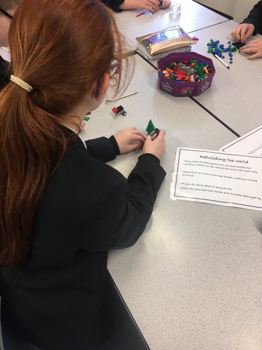 PDatCasAcad's tweet photo. Following on with a big thanks to #TheCrossProject for working with Year 8 on their peace reflection 🕊 https://t.co/fIKJ7ofig4