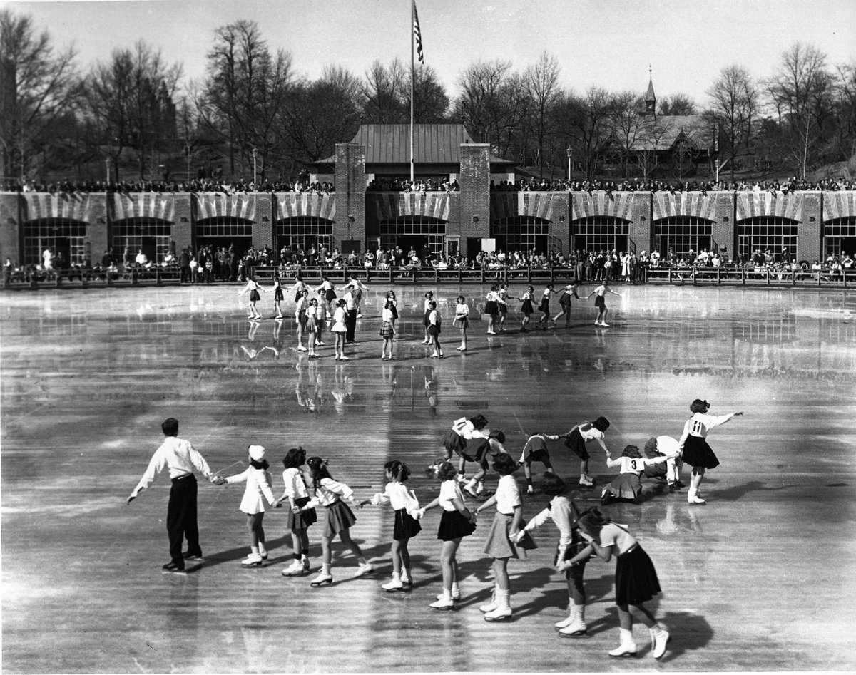 A wonderful history of ice skating in #NYC, going all the way back to skating in <a href="/CentralParkNYC/">Central Park</a> in 1958!⛸

Read the full story at: bit.ly/2Owd2W7