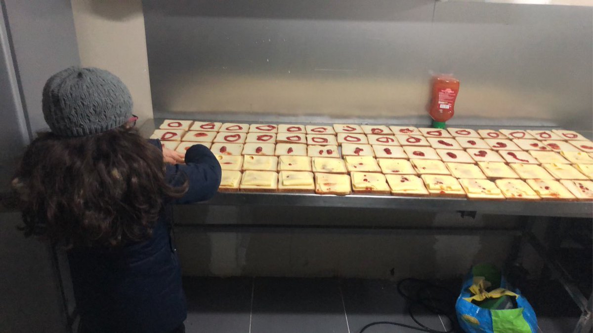 Je remercie ma petite nièce de sept ans de m’avoir aidé à réaliser les 120 sandwiches

￼

Fb : Sofiane et les anges de la nuit
Snap : SofianeAdn
Insta : Sofiane.adln
Twitter : <a href="/Sofiane_adln/">SofianeADLN</a>
#Generosité #Partage #Entraide #Bénévolat #SDF #Paris #Maraudes #Association #SofianeAdln
