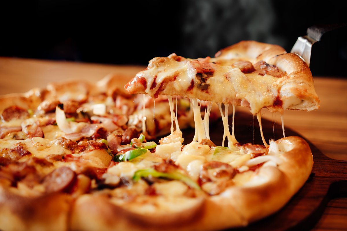 AventineNShore's tweet photo. It’s a quick and easy trip from home to Uncle Maddio's Pizza Joint, where you can order comfort food to go!

#aventinenorthshore #lovewhereyoulive #knoxvilleliving 

https://t.co/2Aqrun7ozI https://t.co/UGlk68lTIA