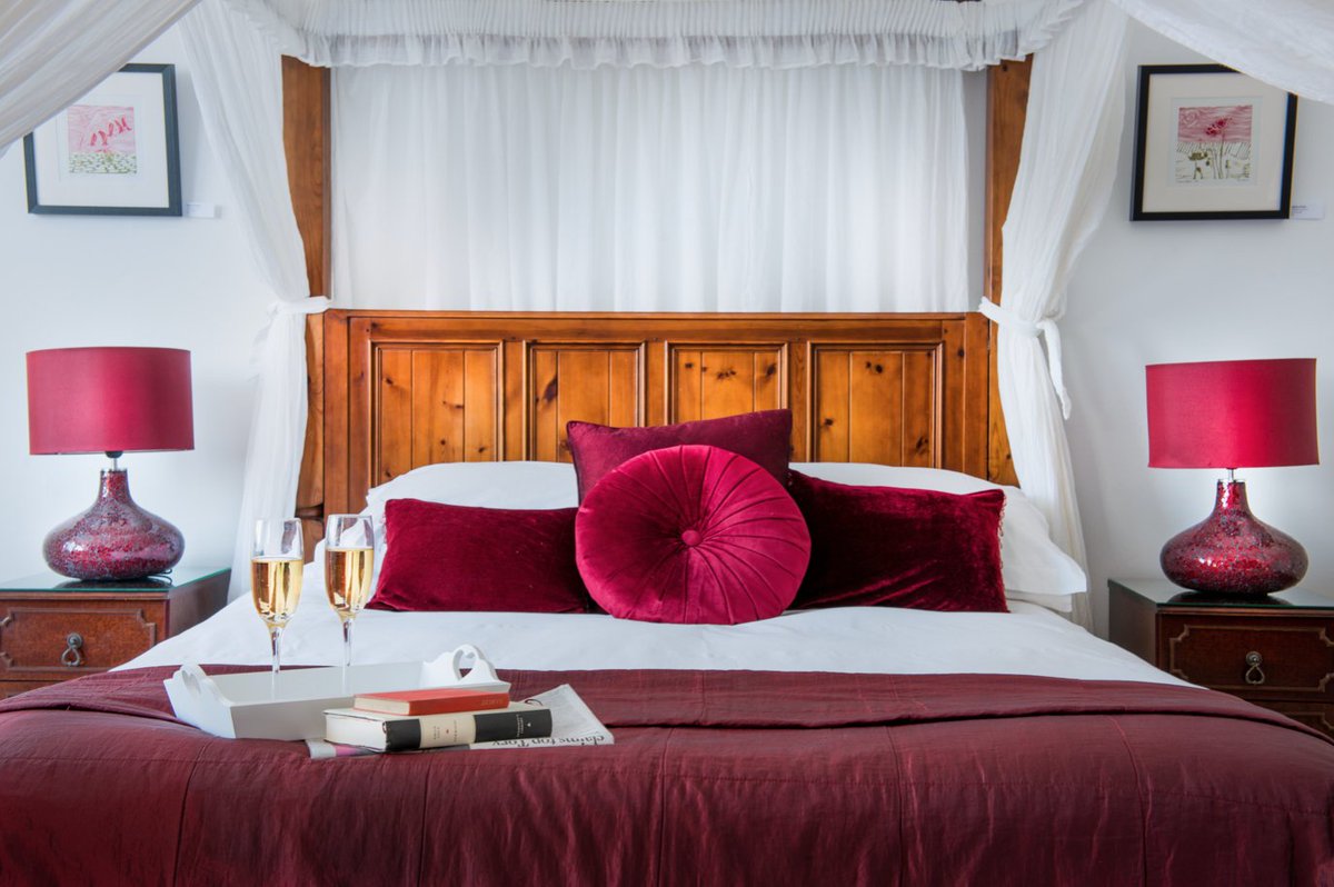 ClaremontHove's tweet image. "What better gift than a trip to the award winning Claremont? 🎁
Treat a #loved one, #friend or #colleague to a #special #experience at The Claremont. Our #gift vouchers make the perfect gift for every #occasion. 
theclaremont.eu/offers-and-ext… 
#GiftIdeas #Brighton #Hove #Sussex