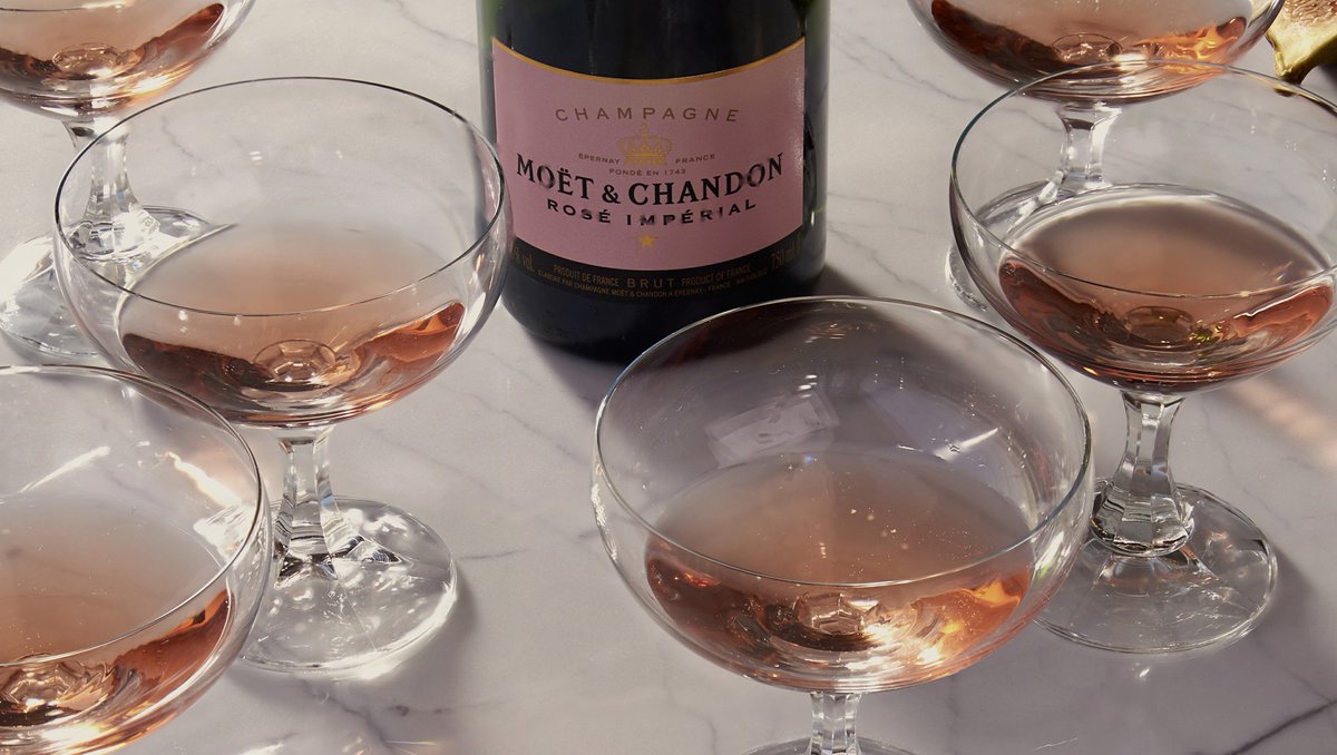WorldDutyFree's tweet photo. Turn up the romance this #ValentinesDay with Moët & Chandon Rosé Impérial 🥂 #MustBeMoet https://t.co/kyZqBZb1E5