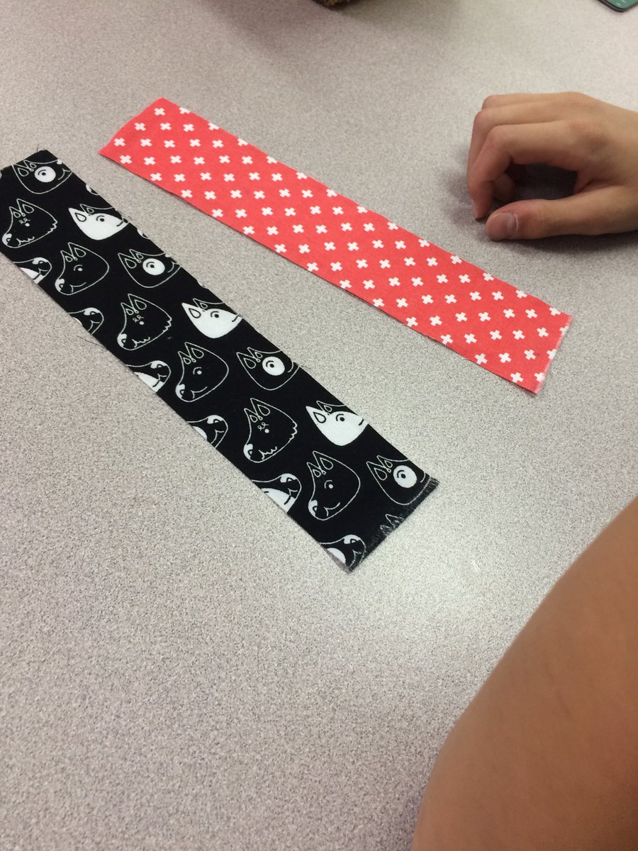 PearsontownAA's tweet photo. Special thanks to #PandaParent @EpplePieDurham for a SUPER #60MinutesofSewingFun!  The kids made @ChapStick holders! #PtownFAMILY #60MinuteSeries #PtownPride https://t.co/GDXrATdPc5
