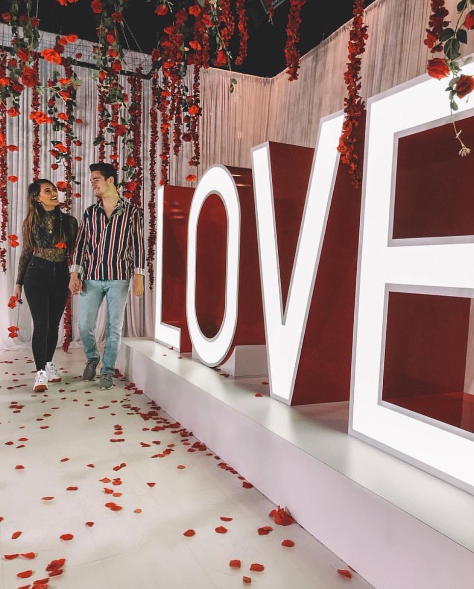 YPAtlantaGA's tweet photo. VALENTINES GIVEAWAY!! ❤️🤍
 
TFTI is a ultimate immersive pop-up photo experience

Location:
3393 Peachtree Rd NE, Atlanta, GA

To win a FREE pair of tickets
- Retweet this post
- Tag one person you would take 
- Follow @YPAtlantaGA &amp; @TFTIexperience 

Giveaway ends Feb 10, 2020 https://t.co/35a6v9qMbX
