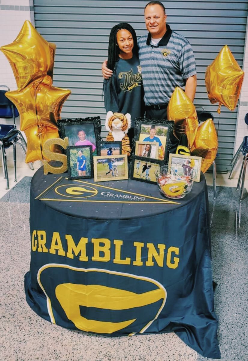 RockwallStuco's tweet photo. a BIG congrats to stuco’s very own @sydney_gober on signing!!! we are so proud of you and can’t wait to see all you accomplish✨⚽️ https://t.co/zALHI47SJX