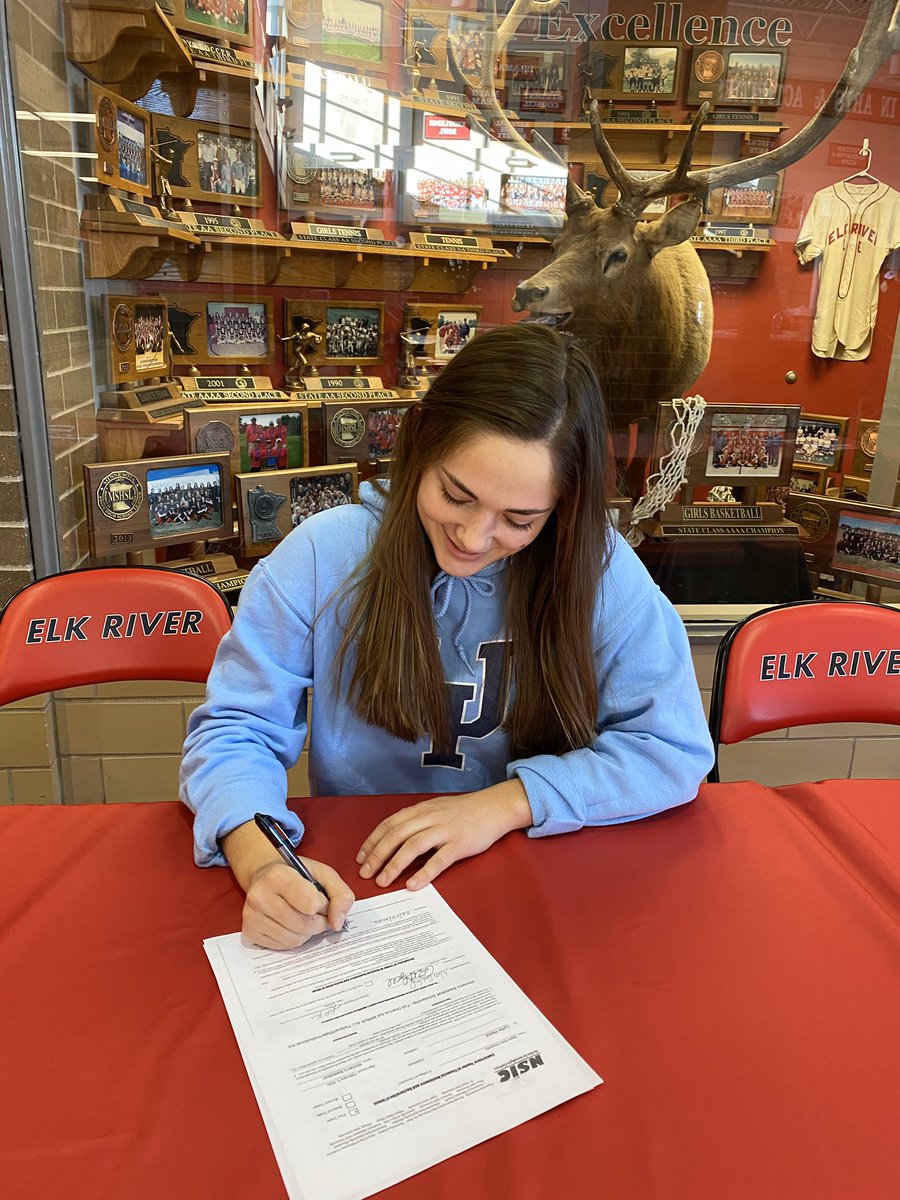 Congratulations to my sister <a href="/lydiahaack/">Lydia Haack</a> for officially signing to play basketball at Upper Iowa. I’m so proud of you 💙🤍