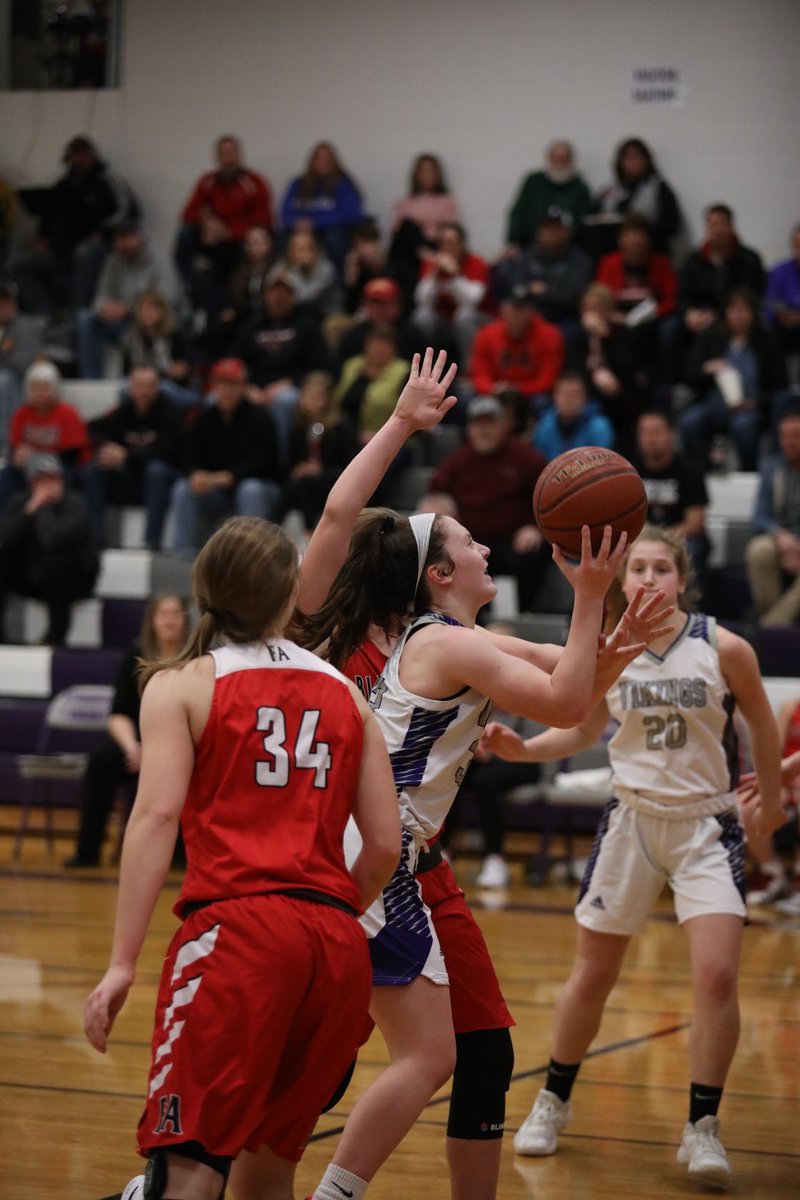 TBDD123's tweet photo. 2022 5’7 G Ava Loftus had a game high 27 points with 3 more made 3️⃣s in a 60-51 loss against Oregon!!

#theFlightWay #FlightHype #onlyasoph #together

🐥-@loftuav https://t.co/rwSJHrUFpc
