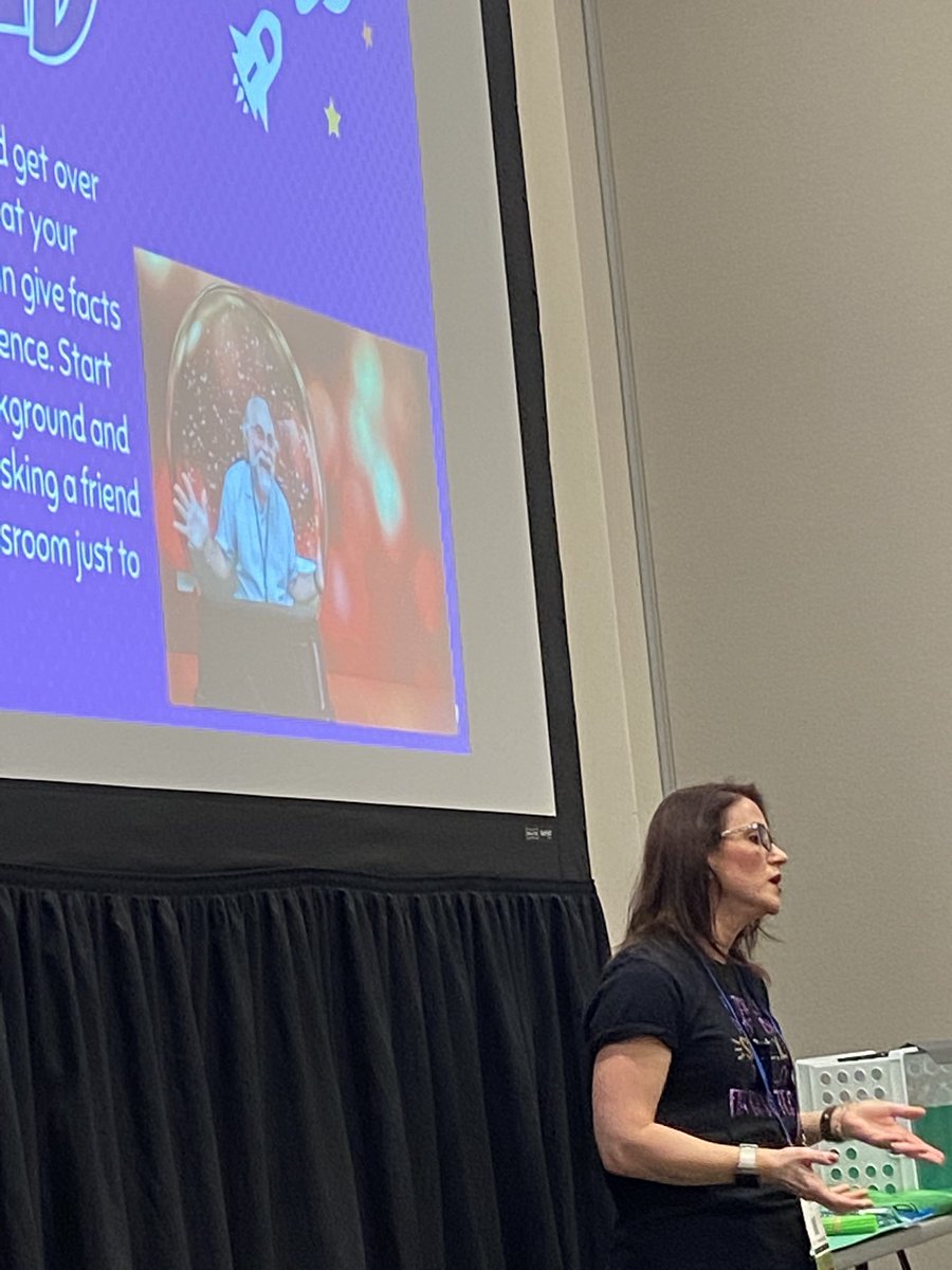 kinderroxs's tweet photo. Supporting Faith at her workshop. Look who appeared. #fielderpride ⁦@KsFabfirsties⁩ https://t.co/fZIJk40xKU