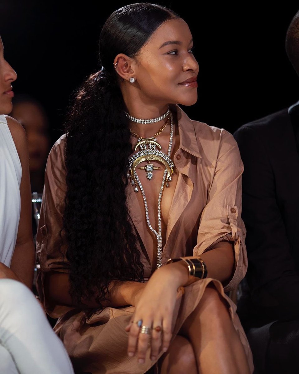 Woman Crush @annaixe sitting pretty at #MoDARunway 😍😍 #WCW ♥️⁣
⁣
#Repost @annaixe⁣
・・・⁣
Moda Runway last night ✨ #thecollectionmoda ⁣
Thank you <a href="/jonsouthy/">Jon.</a> 📷🖤