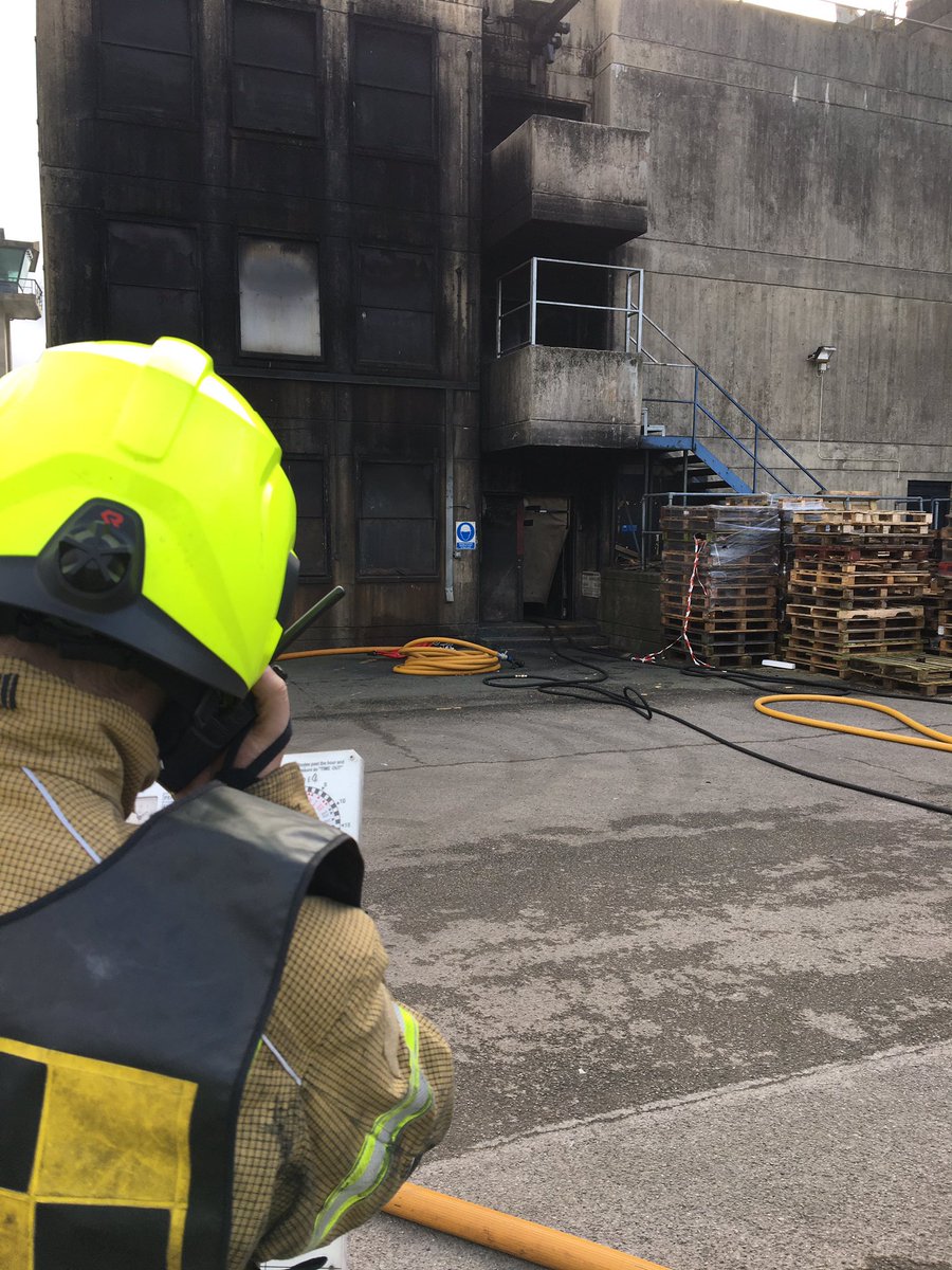 Great couple of days @FSCmoreton assessing & mentoring budding Crew Managers with the ICS team @WestSussexFire measured & professional in all exercises @RodGates31 @richcoomber @RobBakerJohnson #realistic #livefire