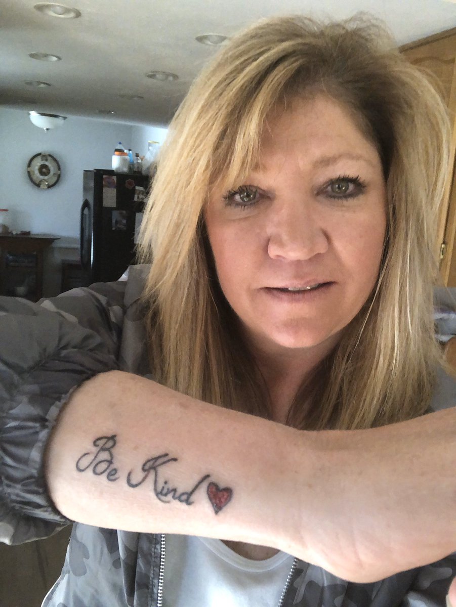 imextami's tweet photo. Got my awesome tattoo on Super Bowl Sunday! #BEKINDbyellen https://t.co/29OozLkyGP