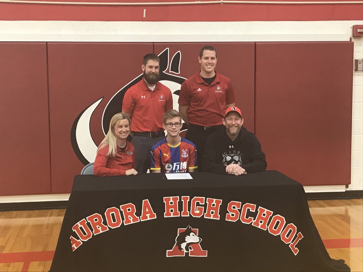 Congrats to Zac Mohr on signing his letter of intent with the University of Roehampton in London to play soccer.