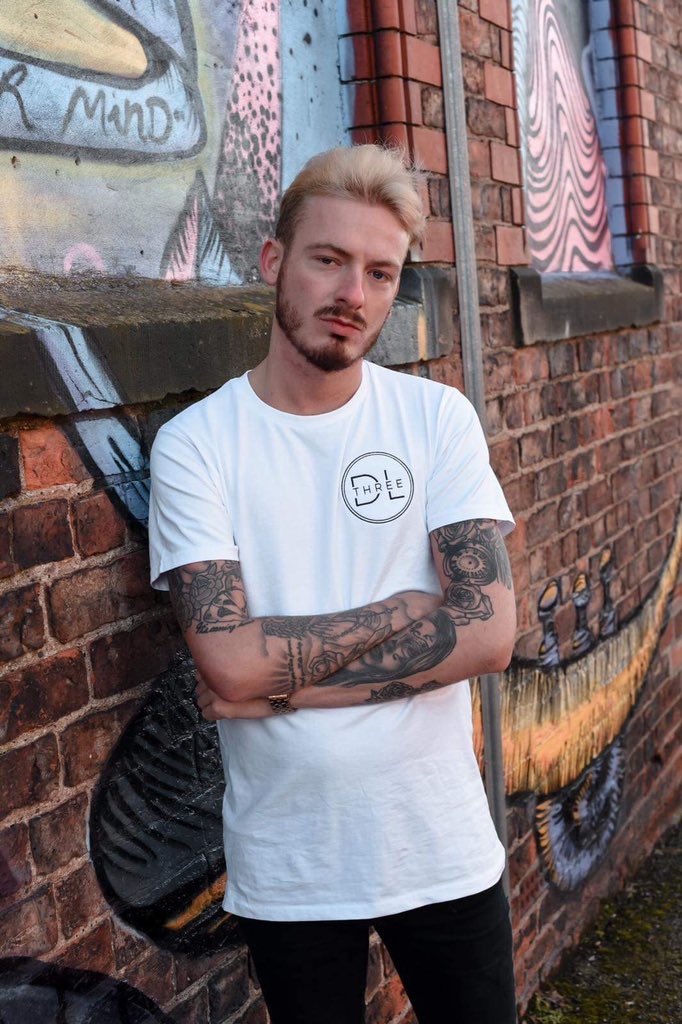 dl_three's tweet image. Feel the edge 🔥 feel the confidence💪 feel the DLThree💙 buy you’re TOPS NOW ONLINE! starting from £14.99. 🤘🏽