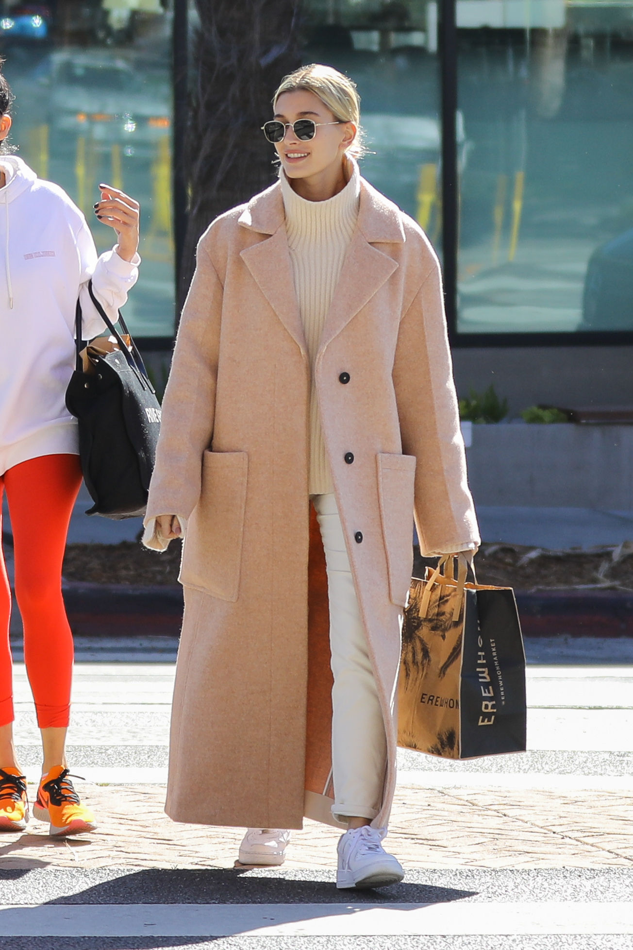 Hailey baldwin camel coat hot sale