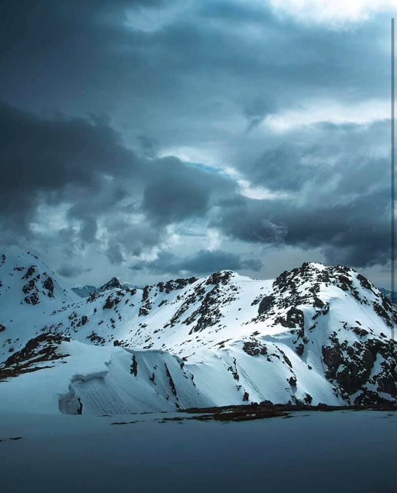 imageofkosovo's tweet photo. Gjeravica, maja më e lartë në Kosovë (2,656 m) 🏔 😮

📸 Rinor Ramadani 

#imageofkosovo https://t.co/VEOFsIQScR