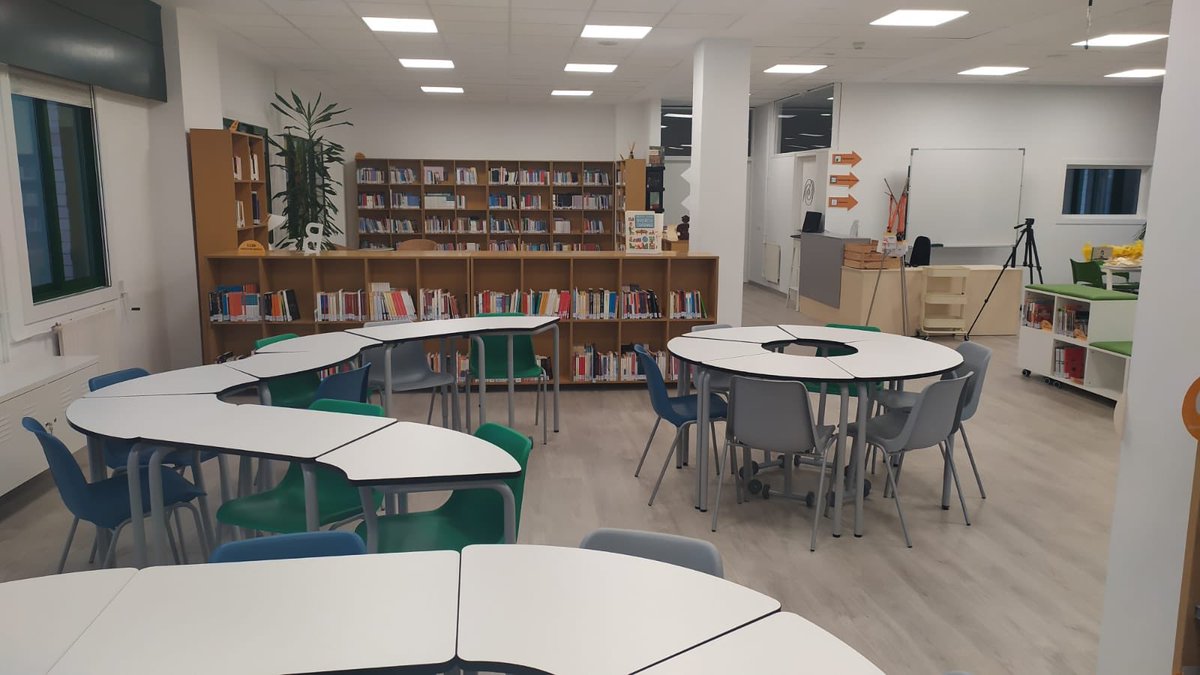 OSobreiral's tweet photo. Esta é unha biblioteca para TRABALLAR e INVESTIGAR #novosobreiral #novosobreiraldaspalabras https://t.co/TejxS4RLml