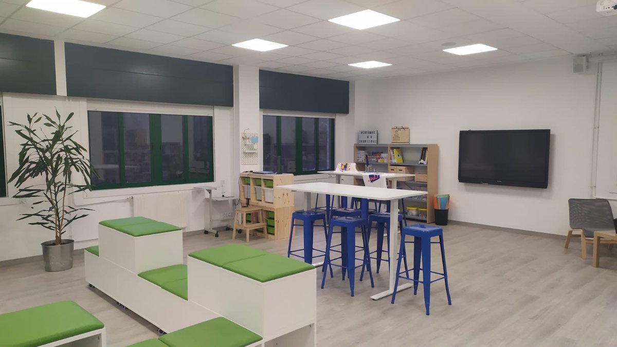 OSobreiral's tweet photo. Esta é unha biblioteca para CREAR #novosobreiral #novosobreiraldaspalabras https://t.co/7hoCz4un5R