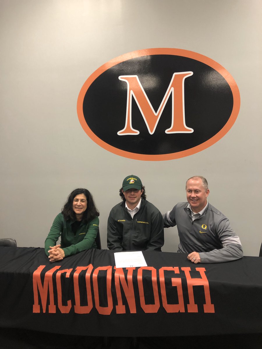Signed #GoDucks @CoachArendsUO <a href="/CoachBDub/">Bobby Williams</a> <a href="/coach_cristobal/">Mario Cristobal</a>