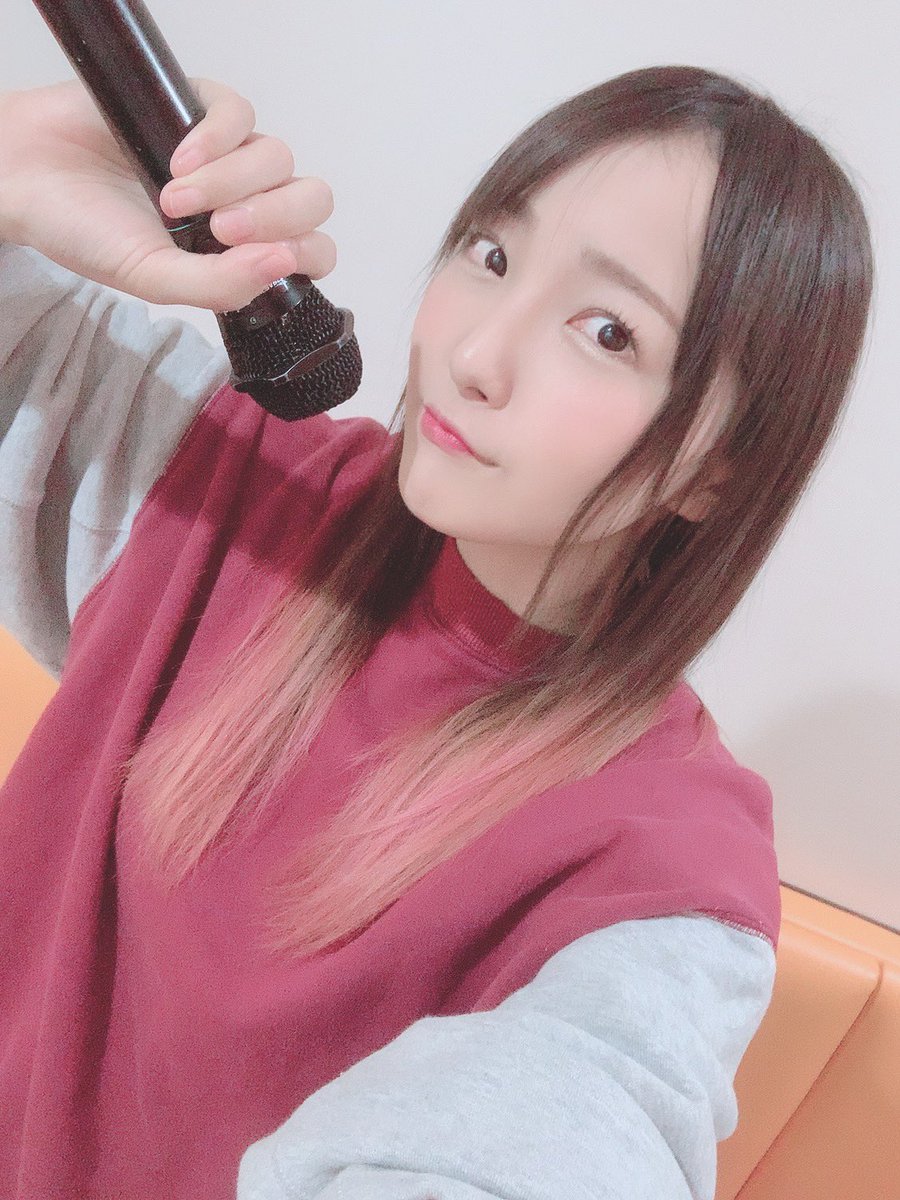 長久友紀 がっきゅ 前売りチケットの販売は本日18 00までですー 先日の自主練の写真を添えて この後熱唱し過ぎて汗ダラッダラになりましたww カラオケmax T Co Hn3ruo64l0