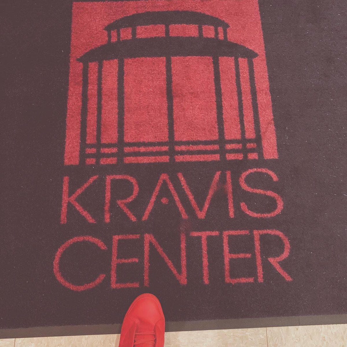 DeejayYoung's tweet photo. thank you @kraviscenter for being a wonderful matinee audience & allowing me the space to tell the story of #AlexanderHamilton 🙏🏾 & most importantly, thank you @starbucks for existing so that I could exist during show 😅 #DeejdotHAM
#principalstandby #angelicatour #kraviscenter https://t.co/ovXvkYZX5v