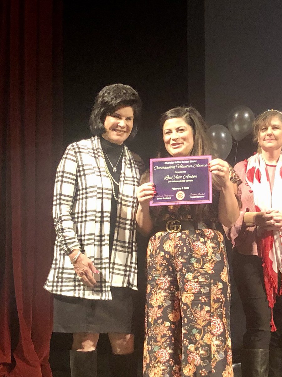 Congratulations to LouAnn, our amazing ⁦<a href="/CTAIndeHawks/">CTAIndependenceHawks</a>⁩ Volunteer of the Year! ⁦<a href="/ChandlerUnified/">Chandler Unified School District</a>⁩