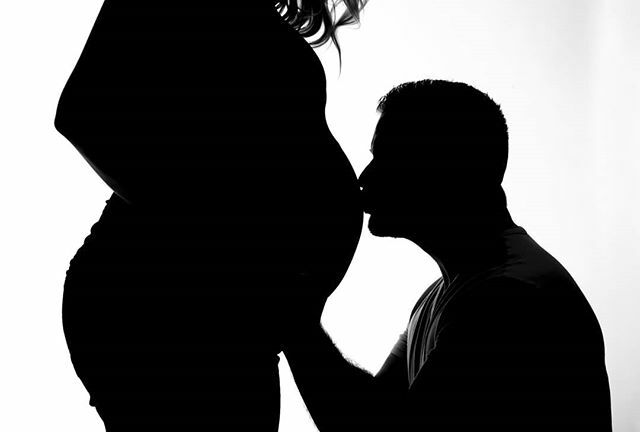 GalleryMoments's tweet photo. Had to share this maternity sneak peek with you guys! Baby girl came early and tomorrow we take her newborn photos.  We almost missed getting to do these photos and I am so in love. 
#sweetmoments #maternityphotography #babygirl #daddyloveshisgirls #phew… https://t.co/hOXlDprEY8 https://t.co/0moMDsCnho
