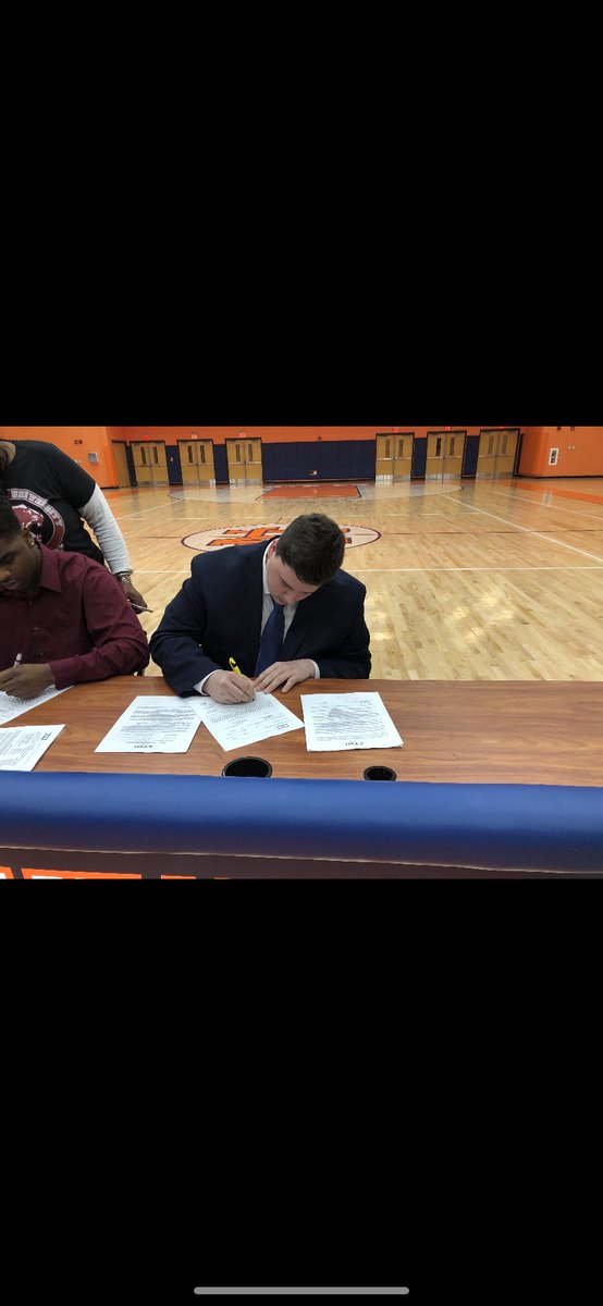 kimmons72's tweet photo. Officially a Buccaneer📖🖋. Thank you to everyone who has helped me get this far💪🏼 @ETSUFootball @CoachRIngram @bigka54 @KimmonsRebecca https://t.co/0ZzXqHFyKX