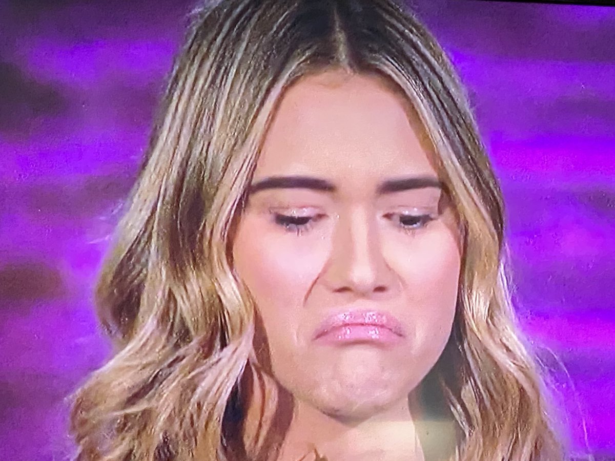 cyh1290's tweet photo. THE FUNNIEST MOOD THIS SEASON #thebachelor https://t.co/zFSA8uoAwH