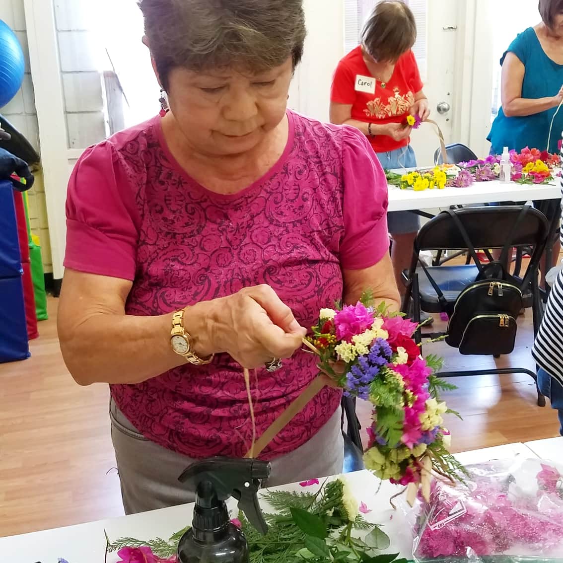 kaimukiymca's tweet photo. The haku lei our Stitchery &amp; More! Club have been working on came out beautiful! 🌺 https://t.co/aIhHQdjSyK