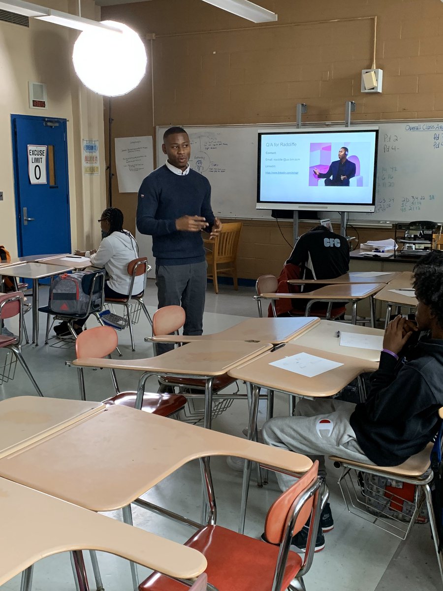 WSaundersMusic's tweet image. Thankful to @Radcliffe_SJR for coming to work with students on #DesignThinking yesterday! You’re incredible, such a role model for those coming behind you! #PTECH #Alumnus #WeArePTECH #Brooklyn #IBM #WorkplaceLearning #CTE 💪🏾💙👑🦅