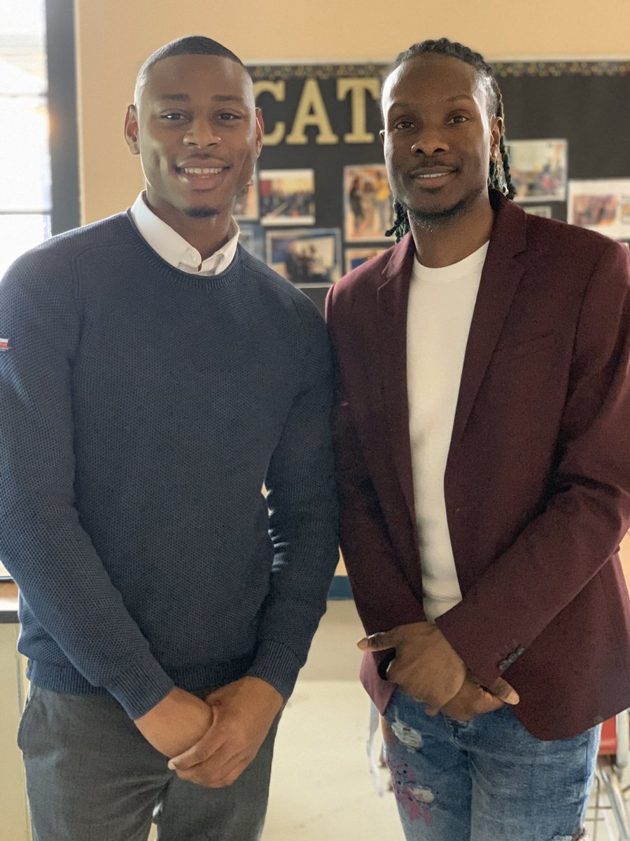 WSaundersMusic's tweet image. Thankful to @Radcliffe_SJR for coming to work with students on #DesignThinking yesterday! You’re incredible, such a role model for those coming behind you! #PTECH #Alumnus #WeArePTECH #Brooklyn #IBM #WorkplaceLearning #CTE 💪🏾💙👑🦅