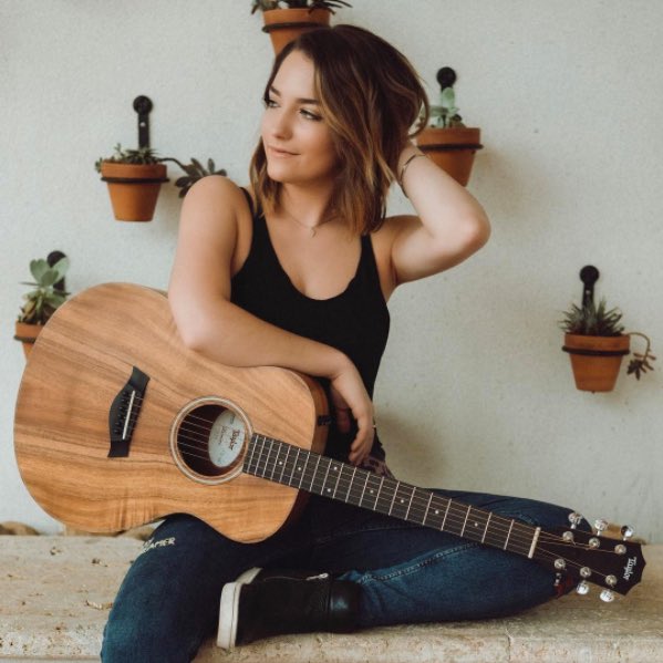 Hailey Knox (La acabo de conocer y me súper gustó - Tiene un estilo similar al de Ed)