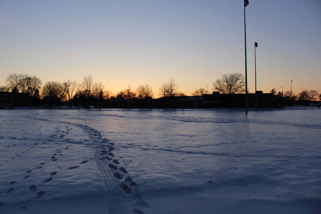 addisonparkdist's tweet photo. Did you get your steps in? 🚶♀️
We know it's probably going to snow later tonight, but we encourage you to get out and walk! If you don't feel like walking outside, stop at Centennial Center to walk our indoor track free of charge!
#addisonIL
#AddisonParkDistrict https://t.co/P3Fbas8kvH