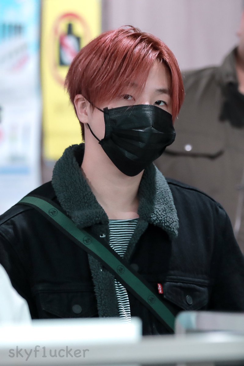 #iKON   #jinhwan #JINHWAN #진환 #김진환 #ジナン #i_DECIDE   #iKON_iDECIDE   #뛰어들게  
시간이 참 빠르군요~
내일 jinhwan-Day🥳