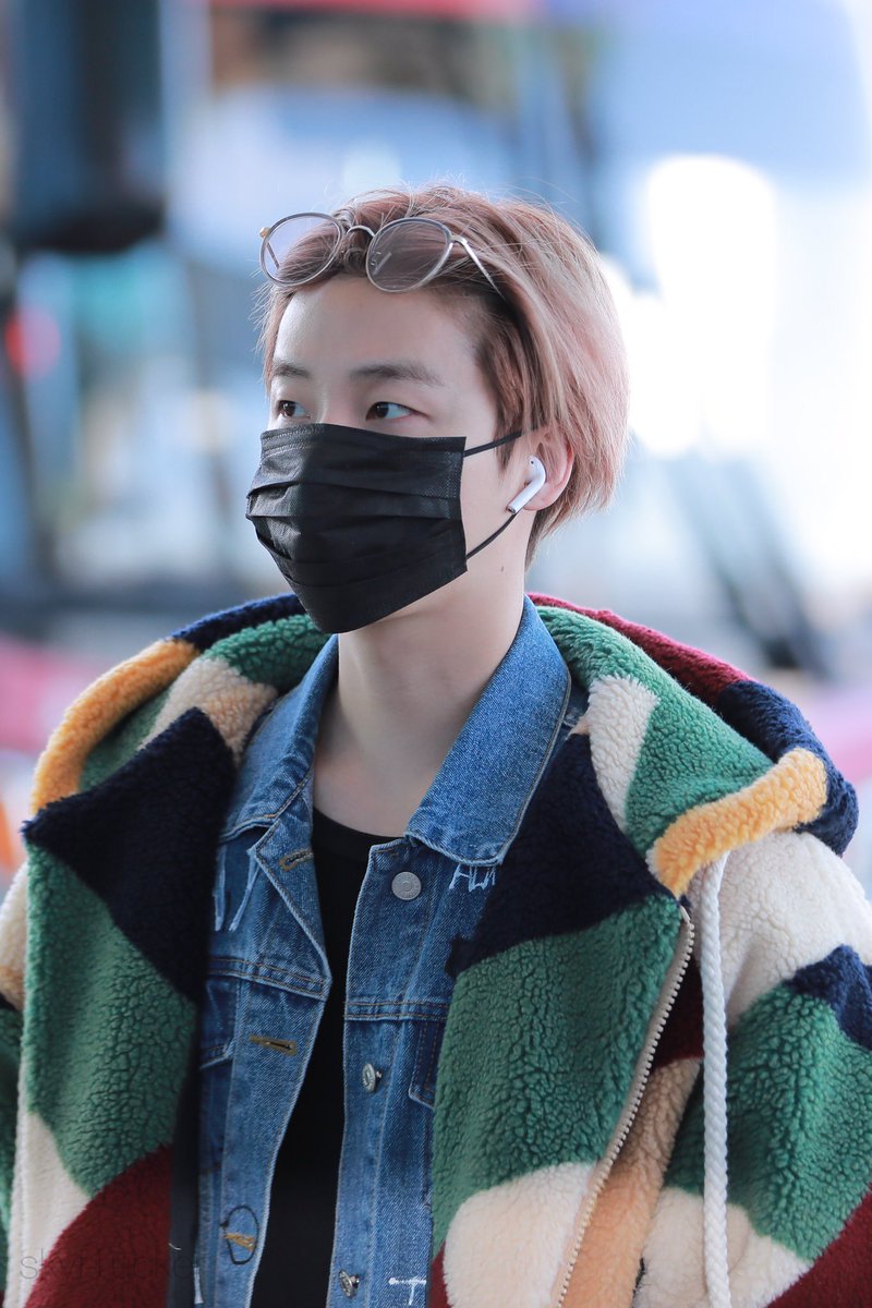 #iKON   #jinhwan #JINHWAN #진환 #김진환 #ジナン #i_DECIDE   #iKON_iDECIDE   #뛰어들게  
시간이 참 빠르군요~
내일 jinhwan-Day🥳