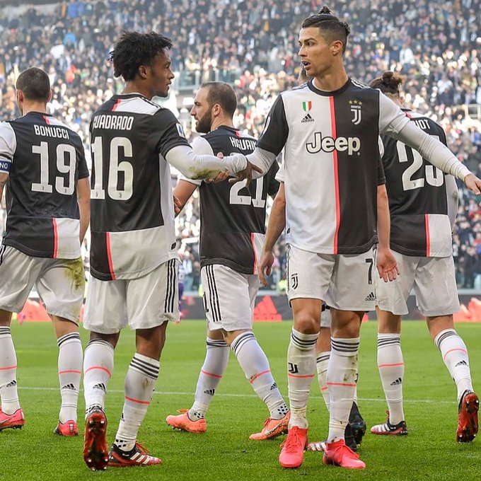 cr7studio7's tweet photo. Cuadrado IG : Happy birthday panita blessings 🙏🏾👍🏾✌🏾 enjoy your day
#CR35 https://t.co/xQk7VBWqJ4