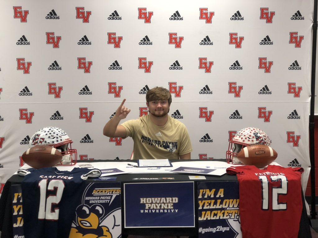 jacksoncoul_18's tweet photo. Beyond blessed to have an opportunity to fulfill my dream of playing college football! Thank you to every single person that has helped me along the way! I would’ve never been able to do it without you! @StingEmHPU @Coach_BHarris @Coach_Spice @JakeCoulson3 @jfswt @RickeyCoulson https://t.co/K423441HQf