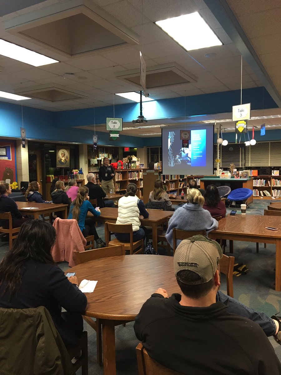 Internet safety joint PTA night with @BAES_Eagles and Crestwood! Thank you <a href="/CCPDVa/">Chesterfield Police</a> for presenting tonight and for keeping our children safe👍🏻👩🏼‍💻💻