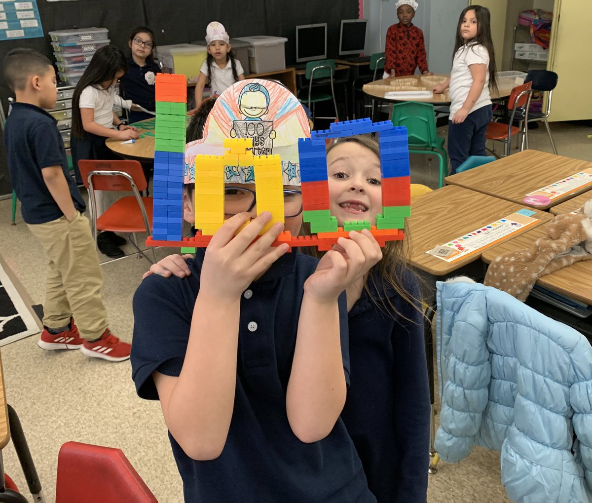 reveremrsdore's tweet photo. 100th day highlights! STEM bin task to make 💯! 🤗⚙️ #100daysofschool #firstgradestem @RPS_STEM @BeachmontSchool @frankcollins121 @Coach_Norton12 @lissa9x https://t.co/f0Rdmf9PWD