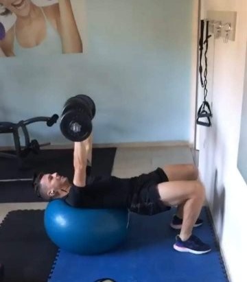 Prensablanca_'s tweet photo. Leonardo Matías Garrido esta siempre activo 🦁💪💪 https://t.co/cbNtNpedsT