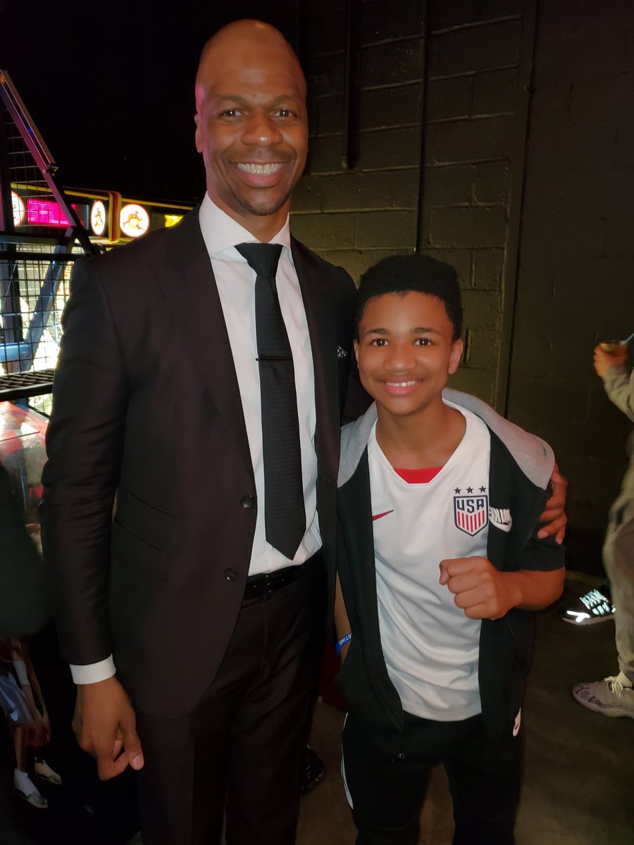 ARDIEFUQUA's tweet photo. I had the honor of meeting the inspirational motivational speaker @demarjaysmith at @thelastogtbs wrap party at @thefreehold. His words will inspire u! Give u hope & strength!
#demarjaysmith #thelastogtbs #inspiration #hope #positiveenergy #strength #honor #motivation https://t.co/08mCoblvg4