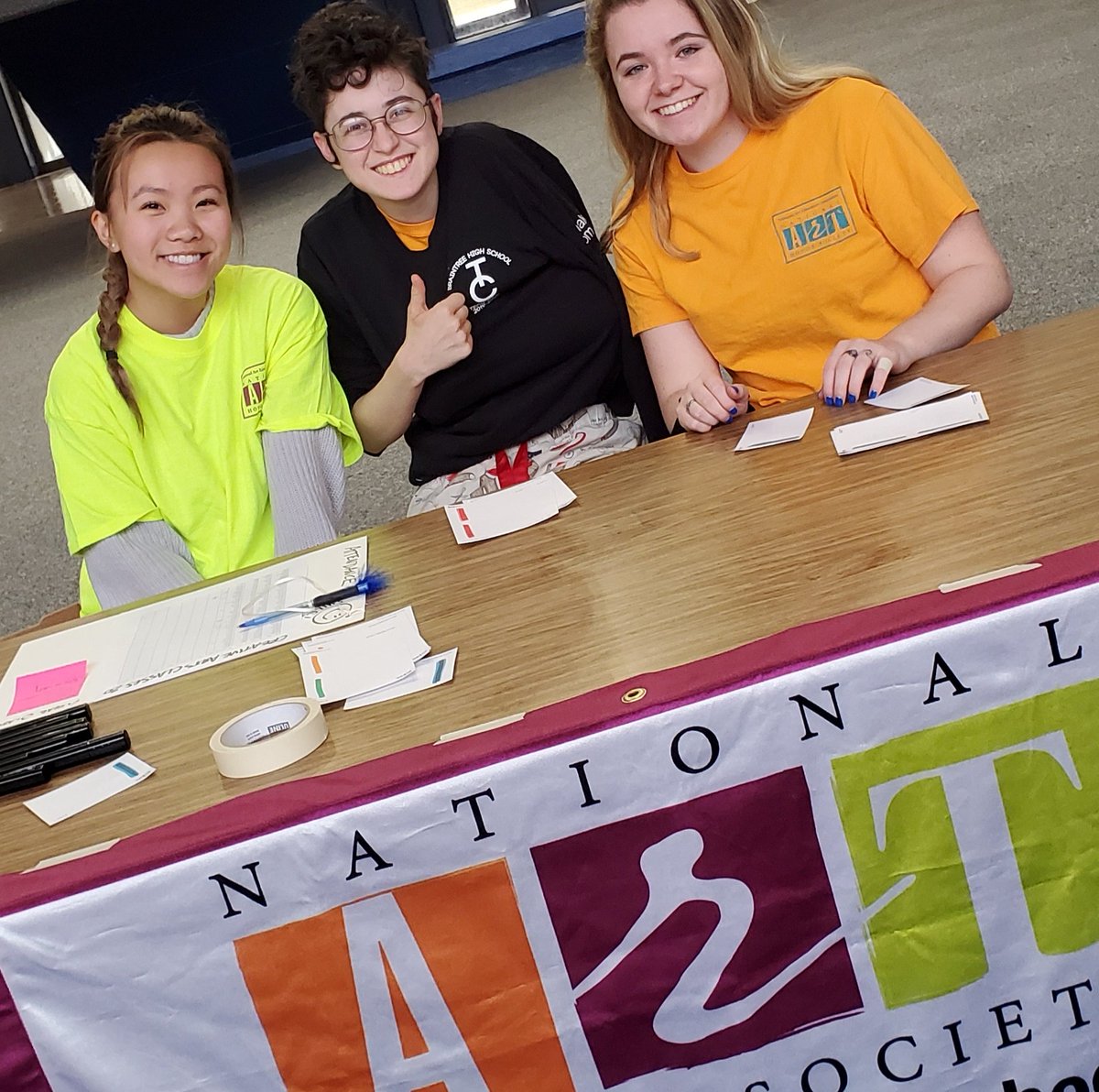 All smiles for our first session of Middle School Creative Arts Classes! <a href="/ArtBtree/">ArT_NaTiONaL_hOnOr_BtRee</a> <a href="/BraintreeHigh/">BraintreeHigh</a> 
#domoreart #nahsrules