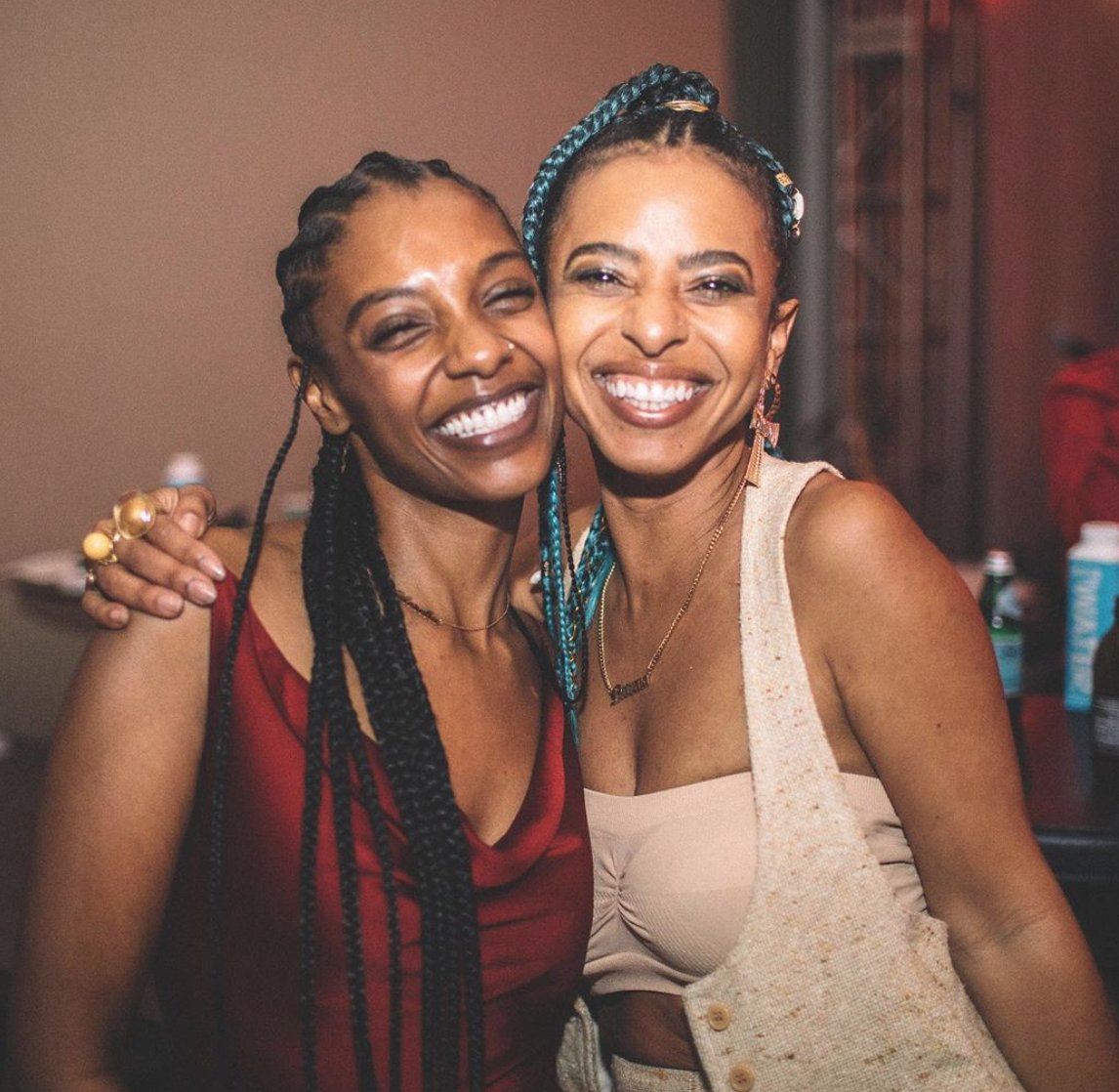 Post <a href="/soulinthehorn/">soulinthehorn</a> show pic of <a href="/Mereba/">reebs 🌿</a> and <a href="/NovenaCarmel/">novena carmel</a> hanging out backstage