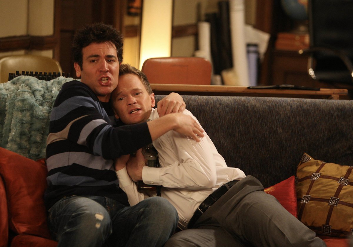 OfficialHIMYM's tweet photo. Just two guys talking 😅 https://t.co/Y06JNFD6id