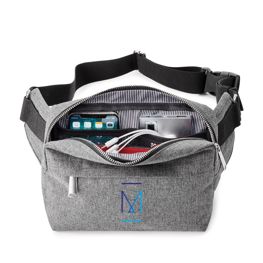 Sac en bandoulière avec 2 poches supplémentaires, personnalisable avec votre logo.
Pour en savoir plus, contactez-nous à: info@lesimprimesm.com⠀⠀⠀
#imprimerie #impression #projet #lesimprimesm #projetimprimesm #happy #colors #fun #printing #print #gifts #work #sac #bag #office