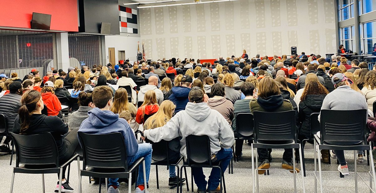 MHSCounselors4's tweet image. Incoming 9th grade Parent Meeting is underway! #academicexpo #CardinalsRise #Classof2024 #differencemaker