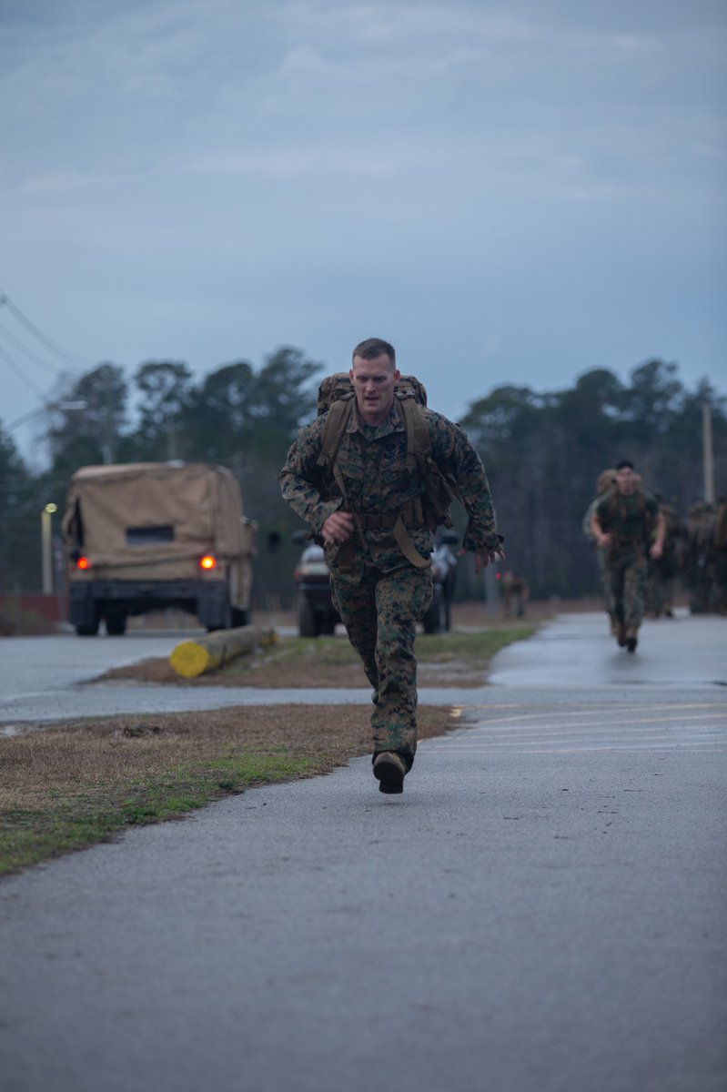 iimigofficial's tweet photo. Hump Day!
U.S. Marines with 2nd ANGLICO, II MEF Information Group participate in a ruck run carrying 45 pounds for 3.8 miles.
@camp_lejeune
#IIMEF #IIMIG #USMC #2ndAnglico #Marines #Military #Running #Train #Fight #Win #GetFit #cardio https://t.co/sHiQnlH5ec